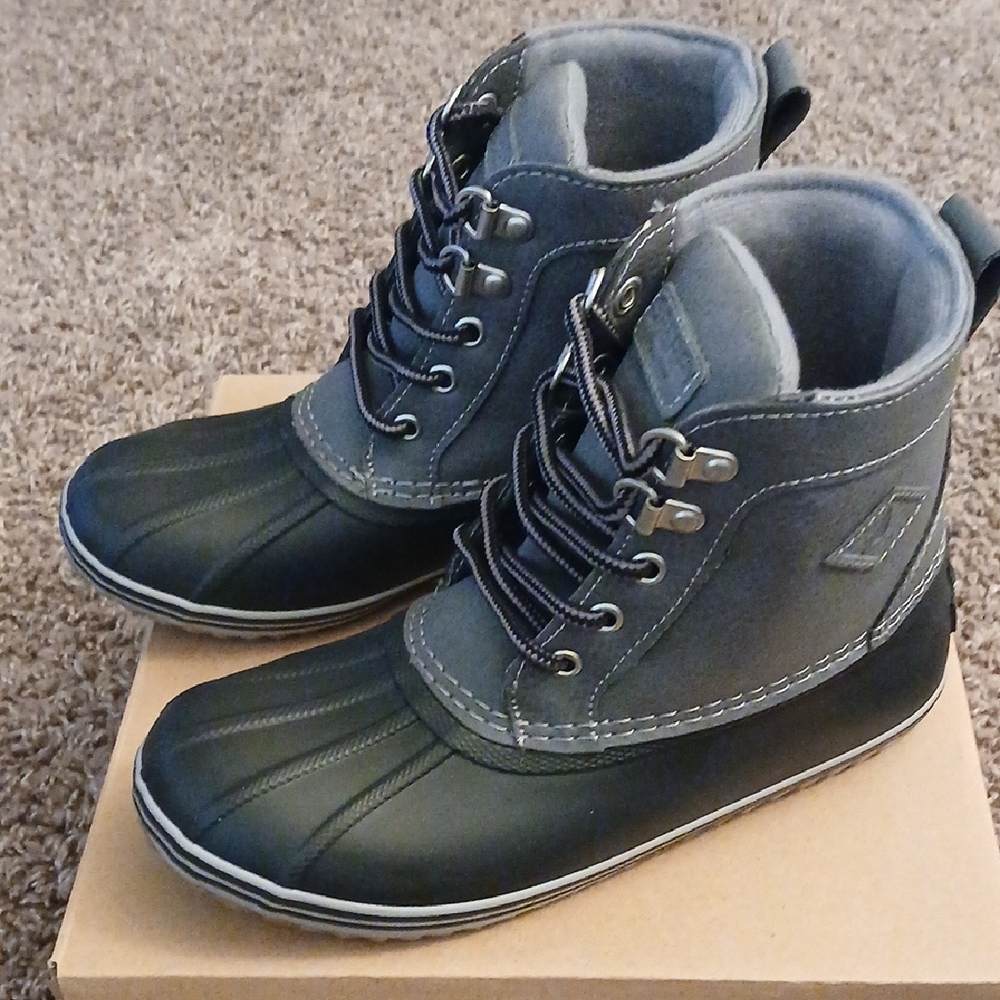 NIB Sperry Boy's Bowline Grey/Black Rain & Snow Boot, Size 2 Medium